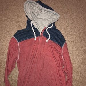 BKE, light sweatshirt.